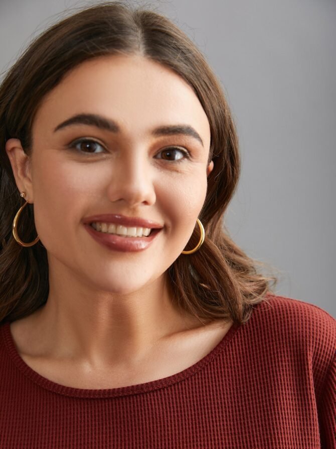 Simple Teardrop Design Hoop Earrings - Image 3