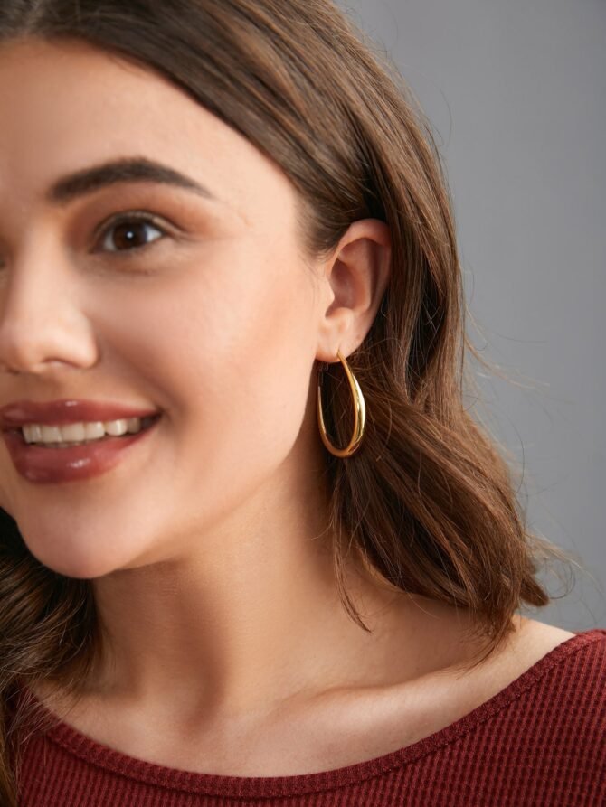 Simple Teardrop Design Hoop Earrings - Image 2